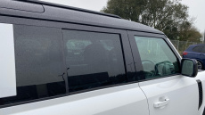 Land Rover Defender 2.0 P300 SE 110 5dr Auto Petrol Estate